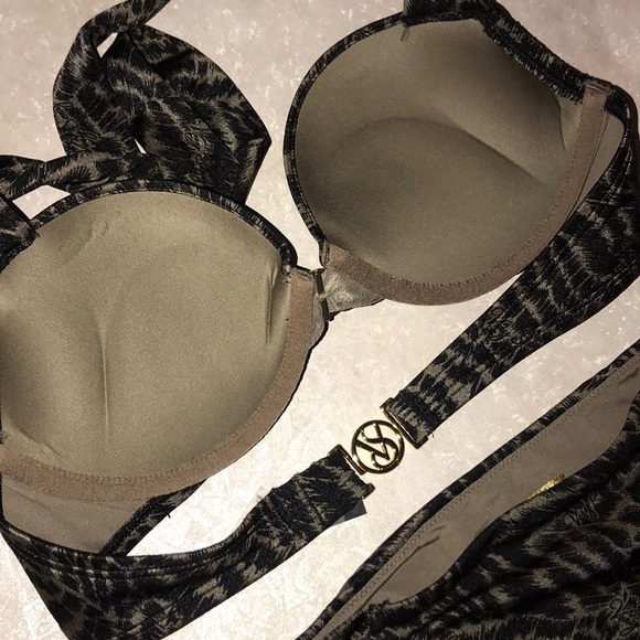 Top only  34A/S Victoria’s Secret Bikini Bombshell - Picture 8 of 13